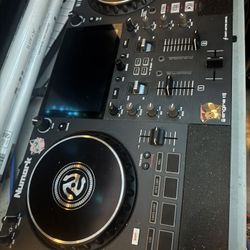Numark MixStream Pro +