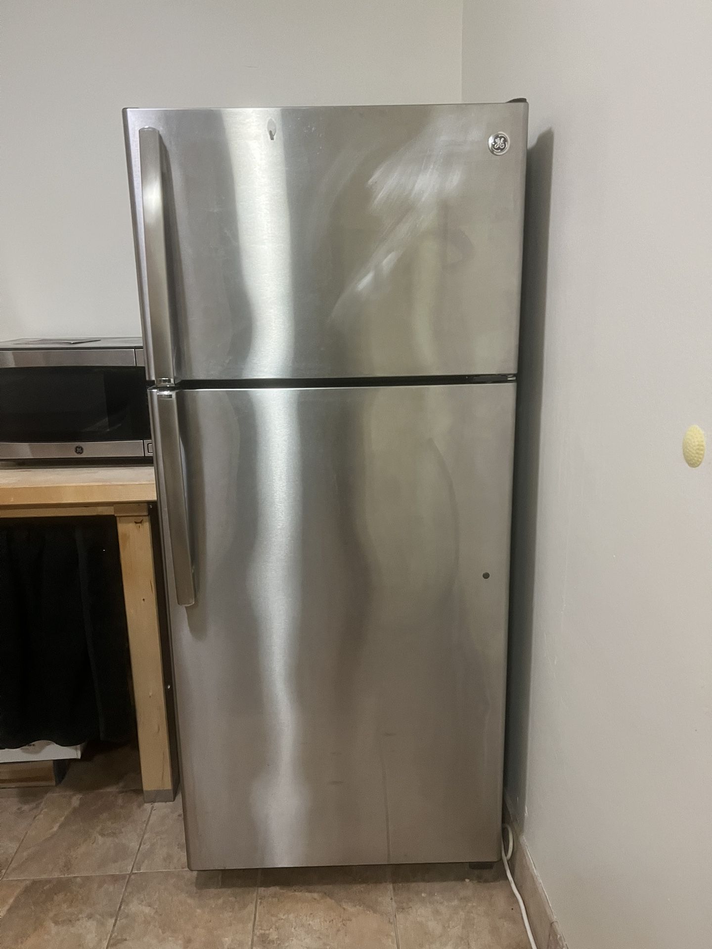 GE Refrigerator