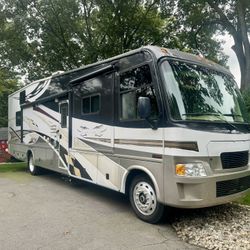 2008 Damon Outlaw 3808 Toy Hauler