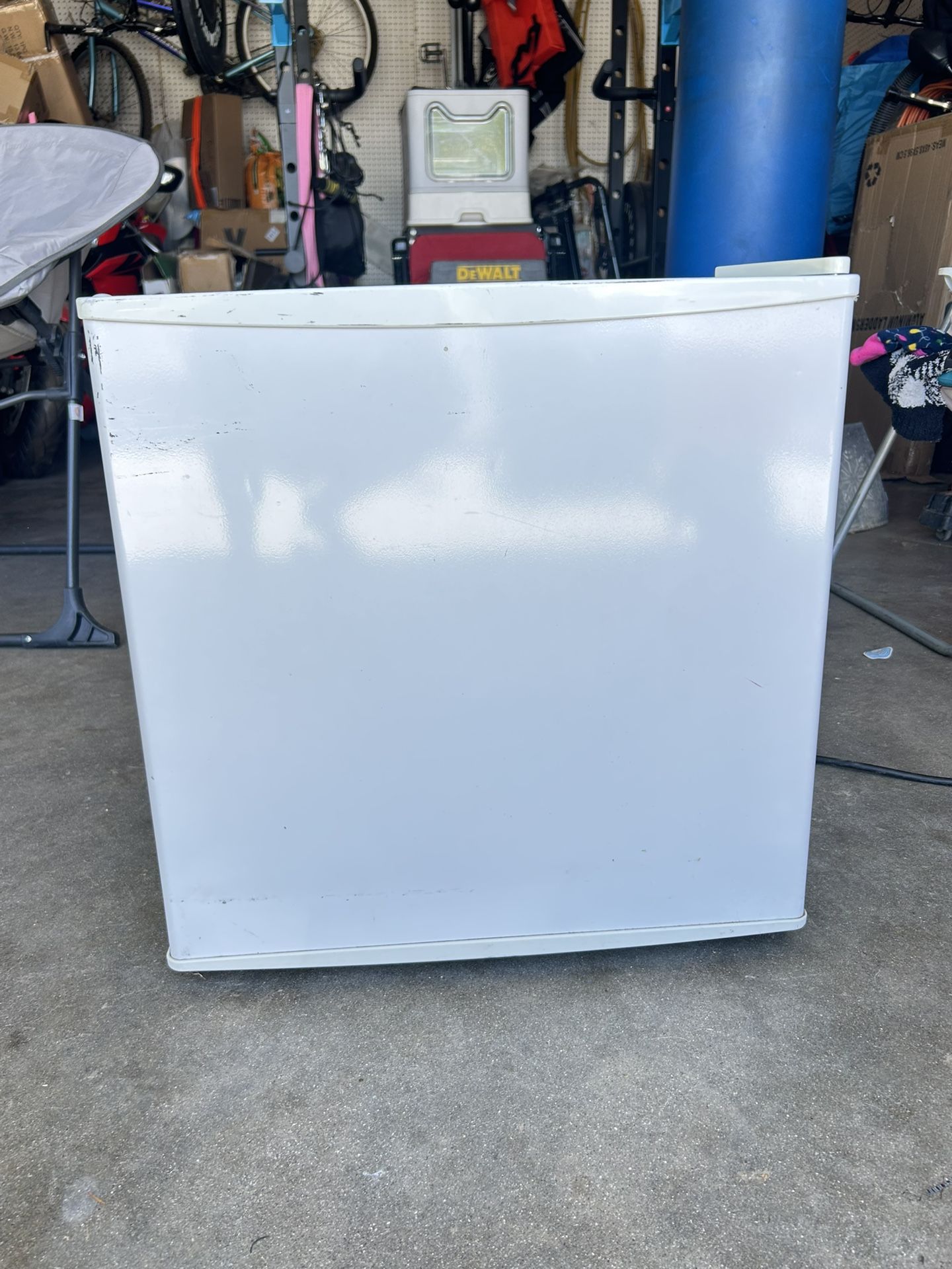Magic chef mini-fridge With Freezer