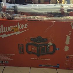 Milwaukee Red exterior rotary level Kit