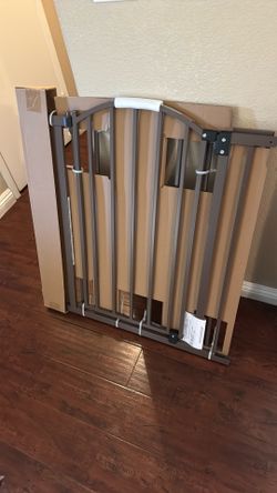 Brand New Baby Gate 44-72