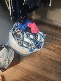 Free womens summer clothes size small and medium Great Condition and clydimcin lots new