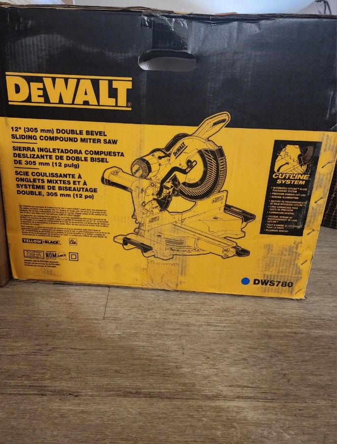 DeWalt Compound Miter Saw