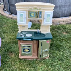 Kids Play Kitchen