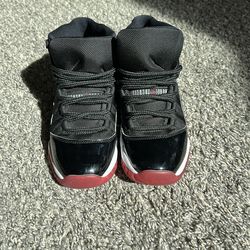 Jordan 11 bred size 6 (with box)