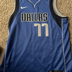 Luka Doncic & Jason Witten Jersey Bundle 