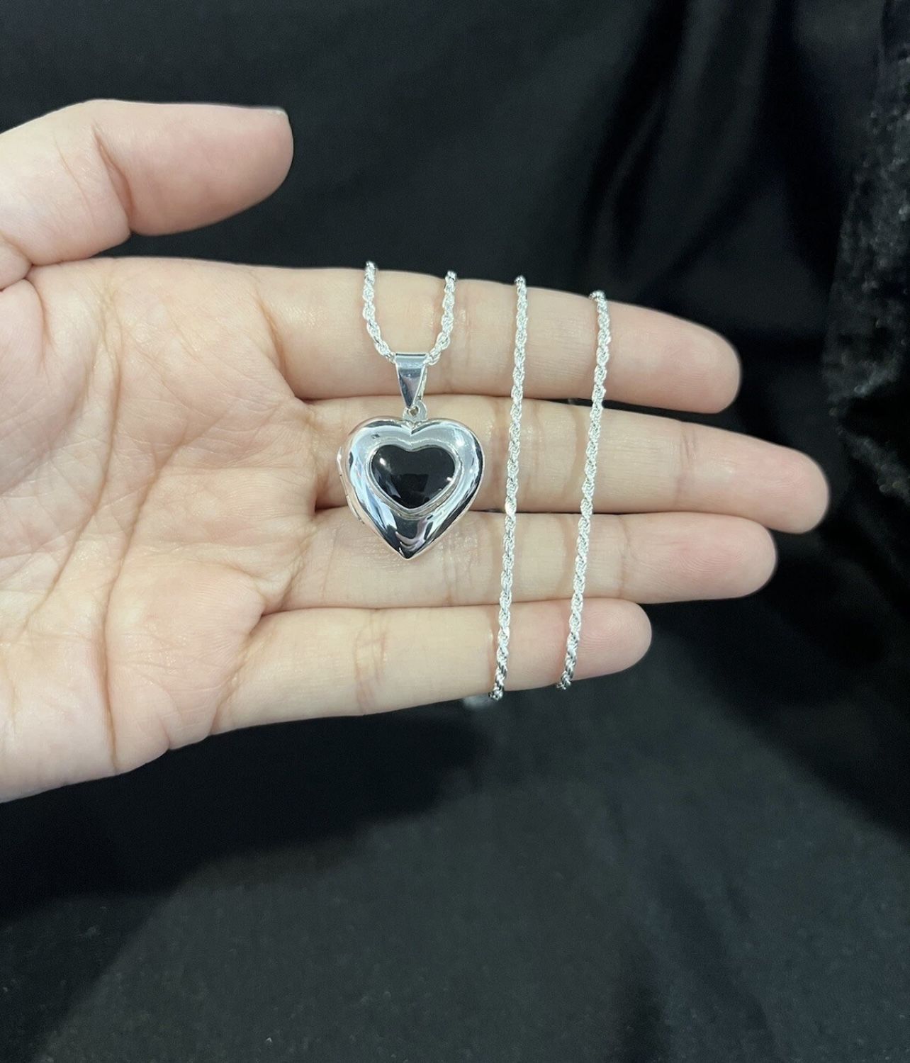 925 Sterling Silver Womens Black Onyx Heart Locket Pendant & Rope Chain