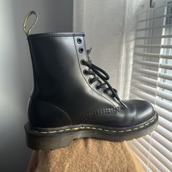 Dr. Martens 1460 Women’s Size 6