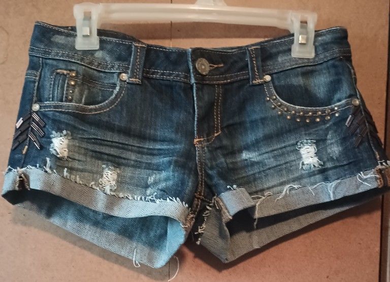 Almost Famous Jean Short Shorts Sz 5 $10 MPU SERIOUS INQUIRIES ONLY