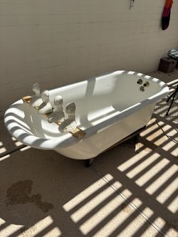 Antique Cast Iron Bathtub