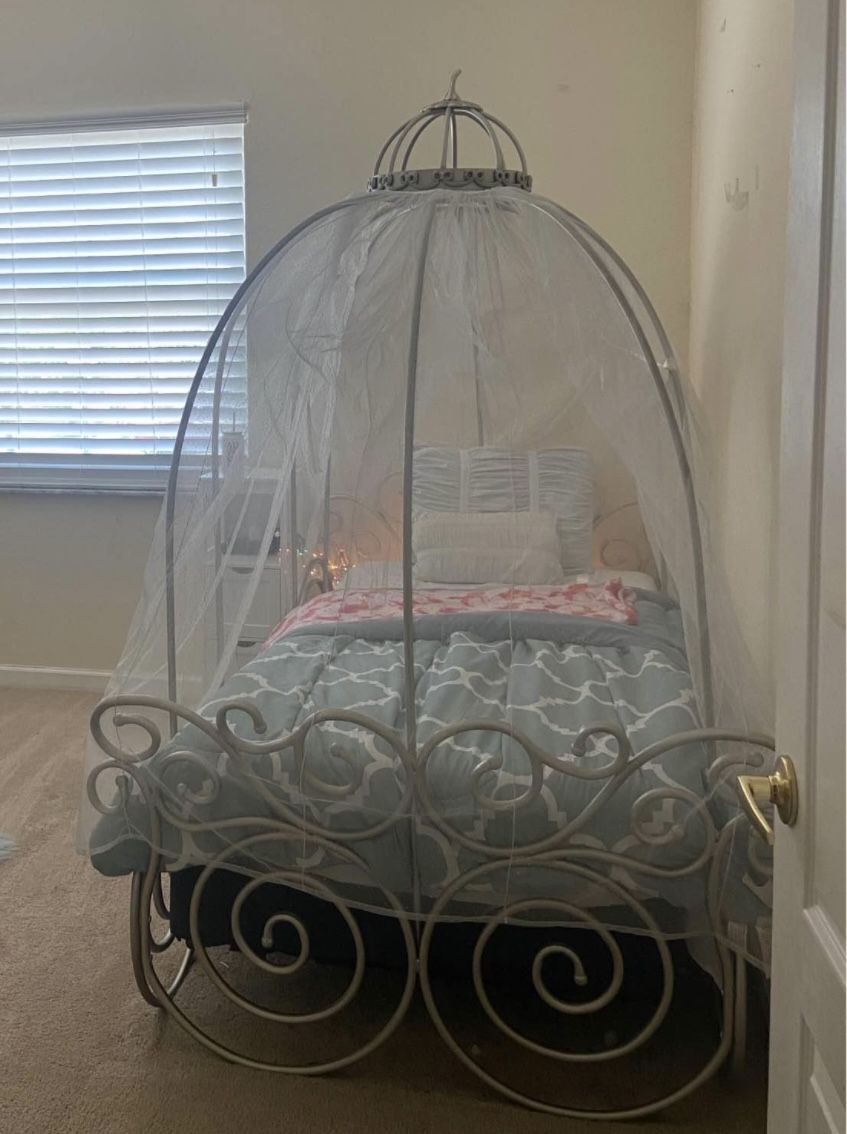 Princess Carriage Bed