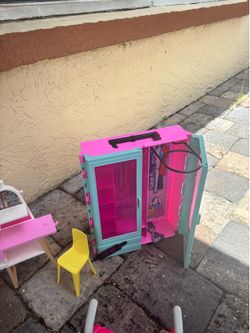 Barbie curb alert and other toys!!