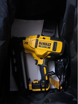 16 gauge angled finish nailer Dewalt KIT