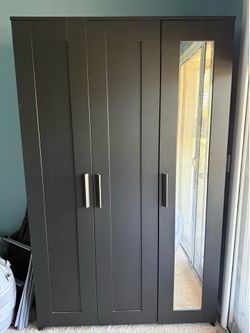3 Door Wardrobe w/ Mirror