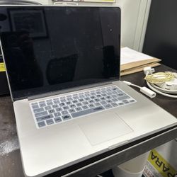 2015 MacBook Pro i7 2.5Ghz 16GB RAM 1TB HD