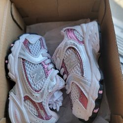 Baby New Balance  Size 4