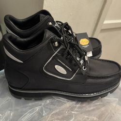  New!!! Rockport men’s waterproof shoes  No box  All black leather upper… beautiful men’s boots   They are size 10 but they run a little bigger…. Mayb