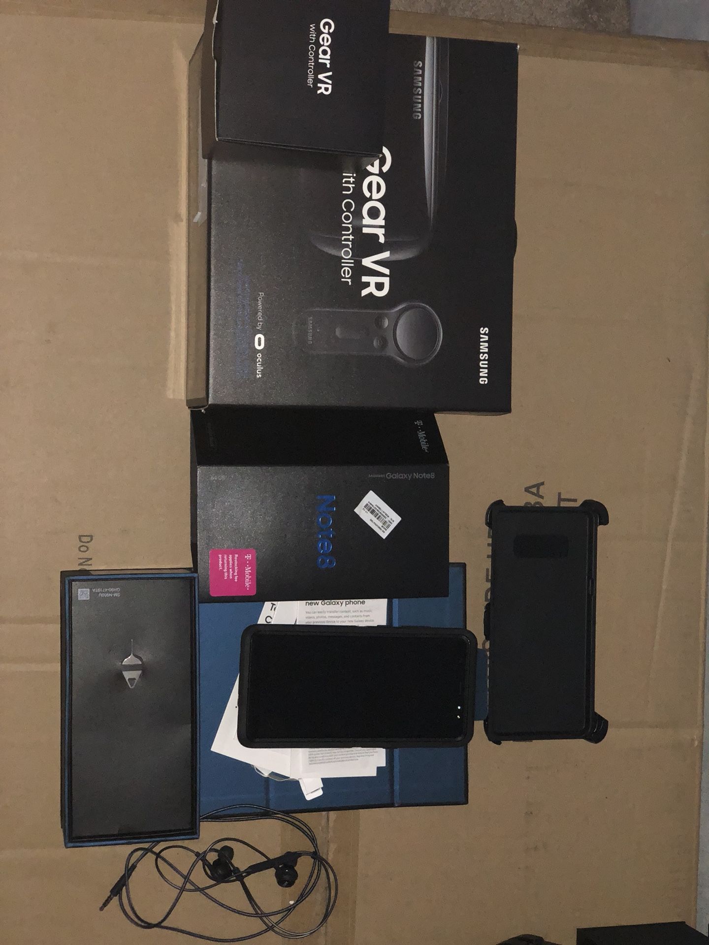 Bundle of Samsung note 8, Otterbox for phone + Samsung VR all new