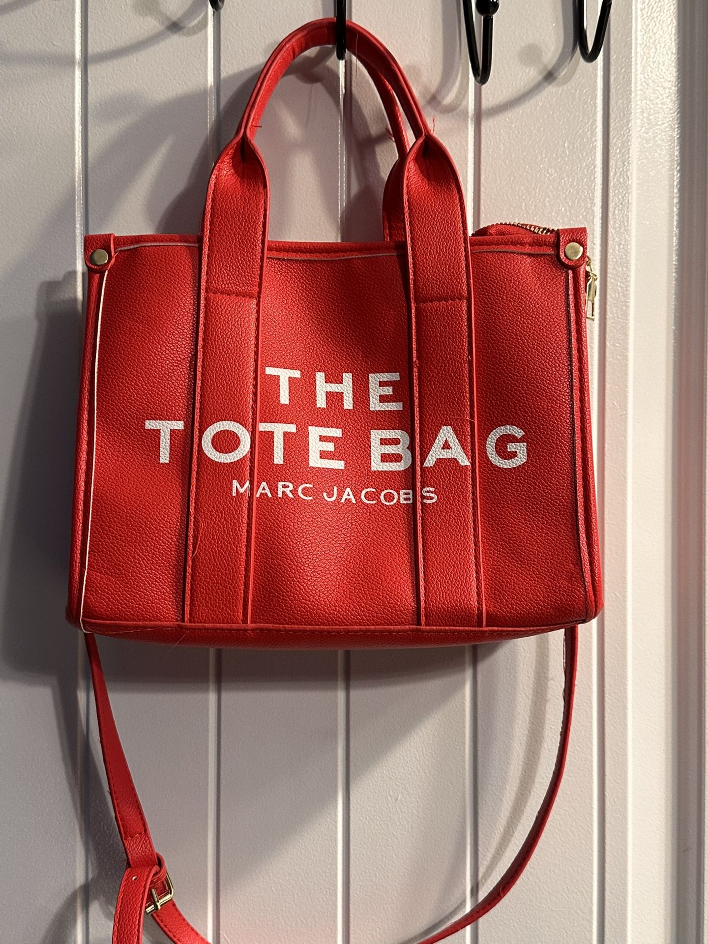 Red Marc Jacobs “The Tote Bag” – Medium ❤️