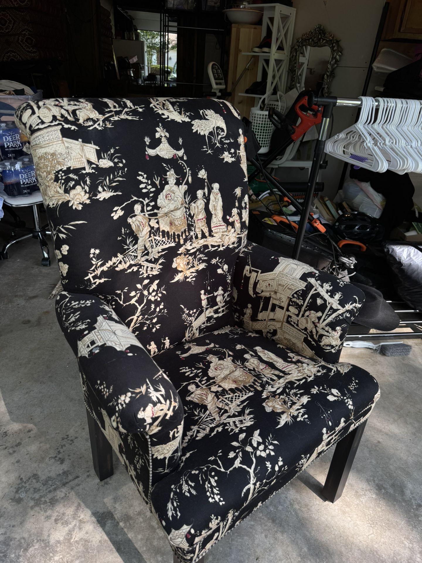 Elegant Single-Seater with Guoha Design (Traditional Chinese Painting)