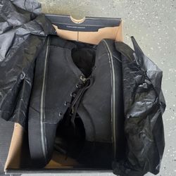 UGG Mens Size 12 Shoes - Brand New 