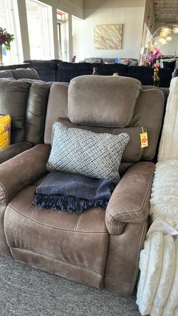 Single recliner