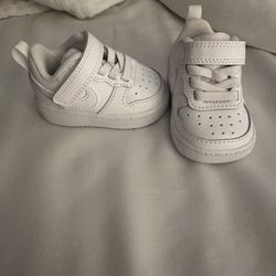Infant Nike Size 2C