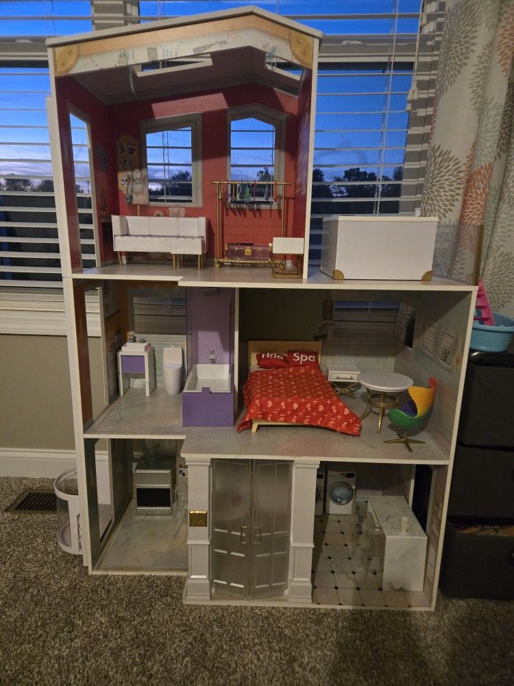 Rainbow High Doll House