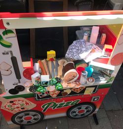 Melissa dough pizza truck used condition keeps kids entertained comes with accessories ingredients utensils etc Slauson ave /van ness $60 or best of