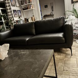Cortina Black Leather Sofa 