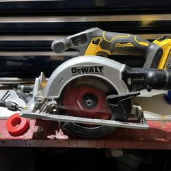 Dewalt Right Handed Circular Saw 