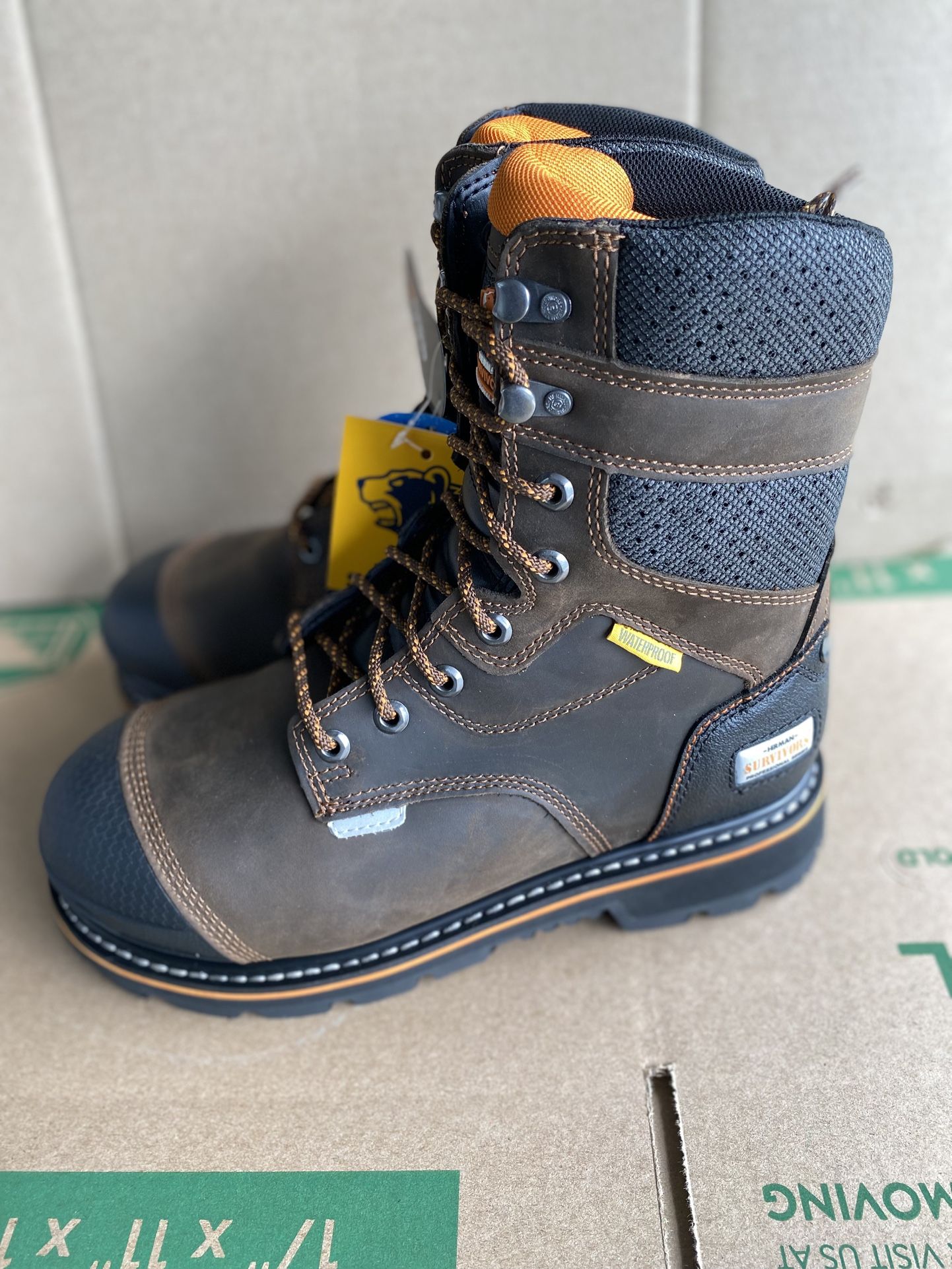 STEEL TOE WORK BOOTS SIZE 8