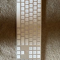 Apple Magic Keyboard A1843 – Wireless, Full Size, Excellent Condition – $55