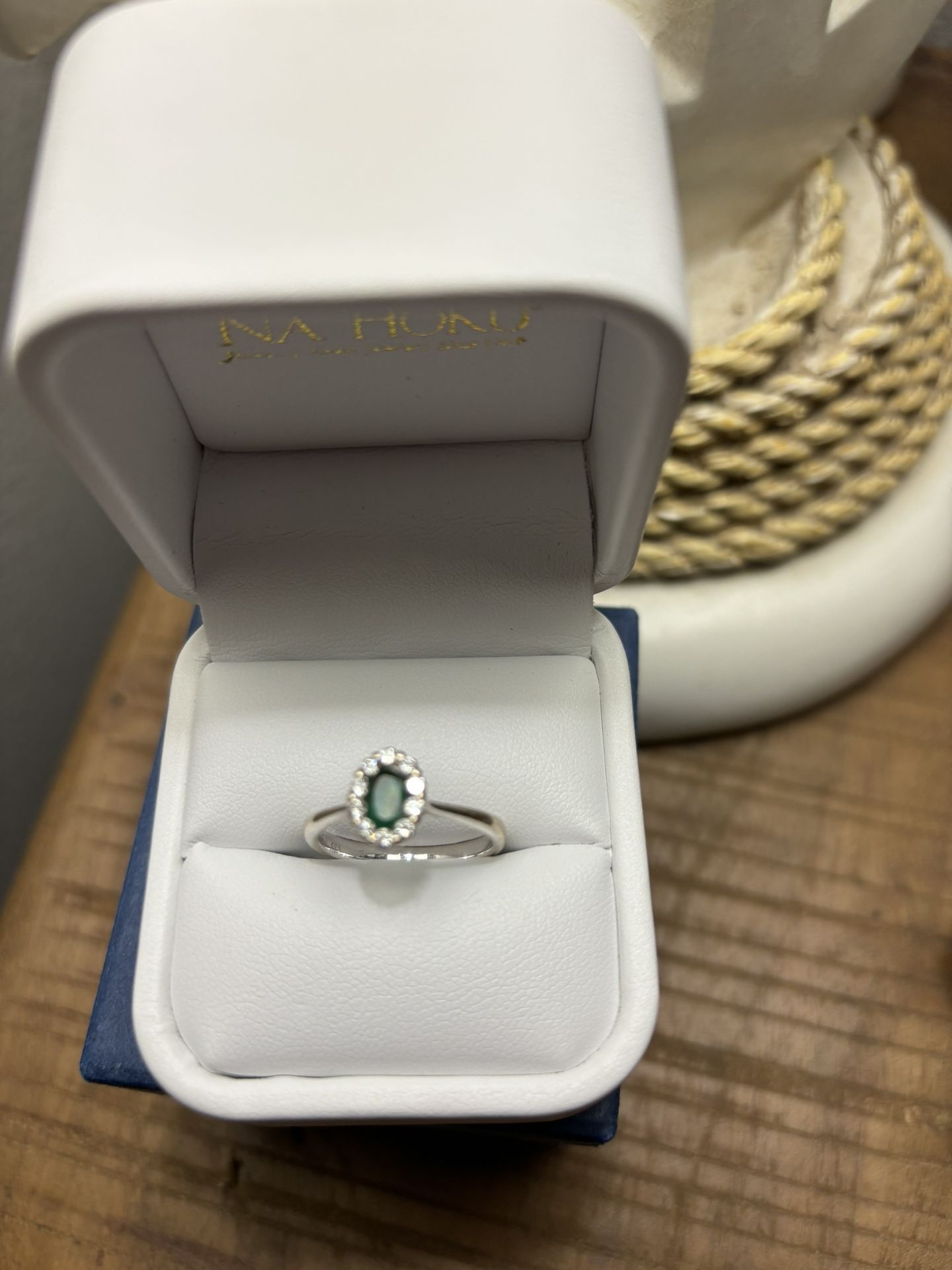 Emeral White Gold