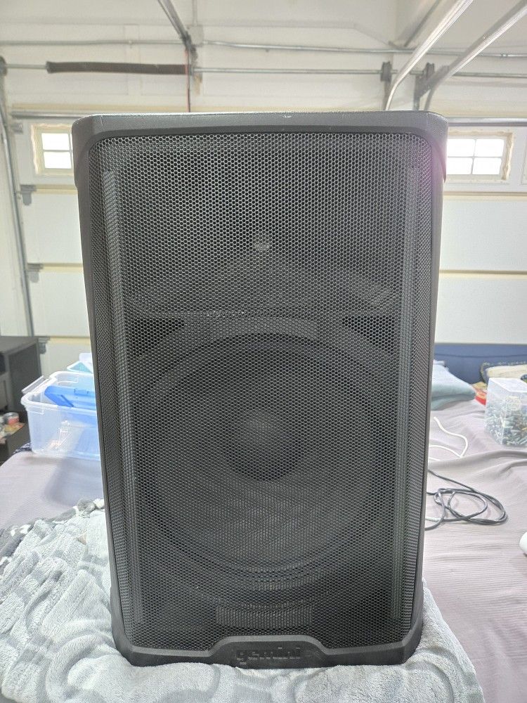 Gemini Sound GD-L115BT Powered LED Lit 1000W 2-Way Linkable Bluetooth PA Speaker with 3 Channel Mixer