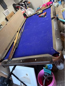 Princeton beringer blue tournament cloth pool table/pool cues/balls/mizerak triangle