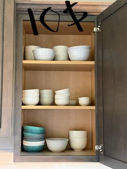 MOVING SALE !! Bowls and soup bowls.