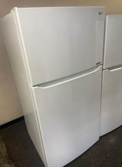 LG Top Freezer Fridge – White, LED lights, clean