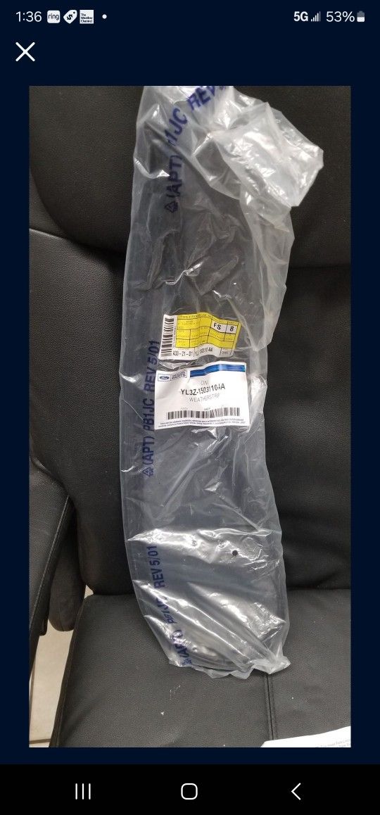 97-03 Ford F150 front windshield weatherstrip brand new