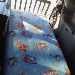 Bonita camita para niños barata $22 Dlls