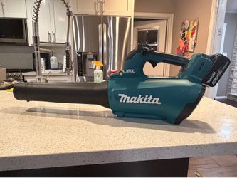 Makita leaf blower