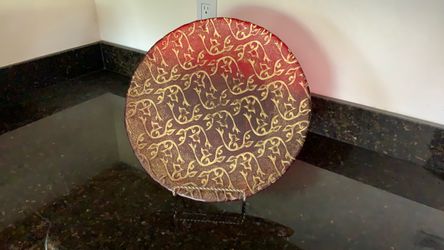 Decorative Round Plate with Gold Scroll Pattern