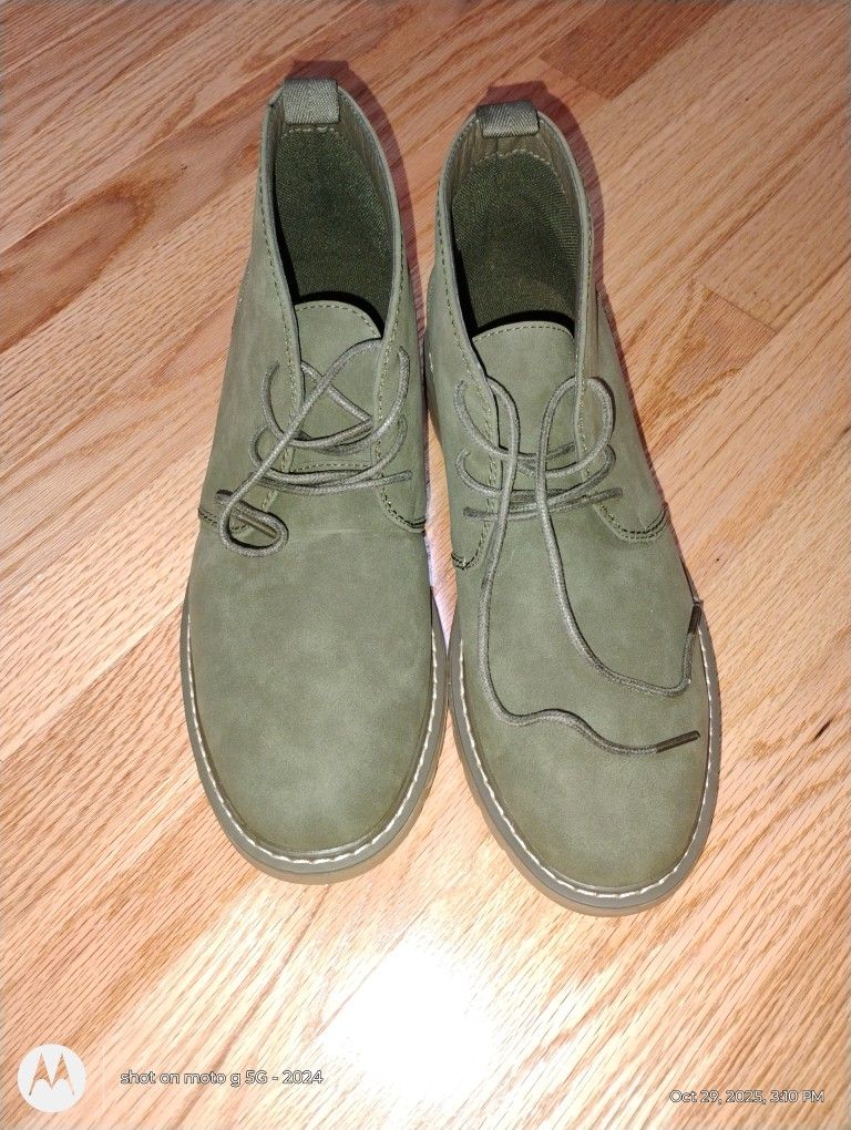 Brand New Mens Army Green Suede Like Boots Size 10