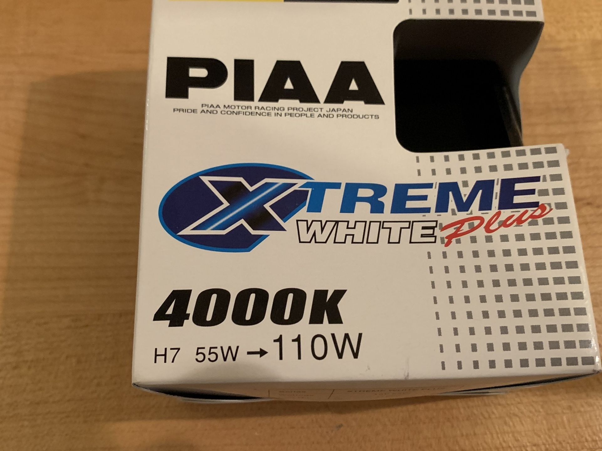 PIAA Extreme White Plus Headlight Bulb - H4
