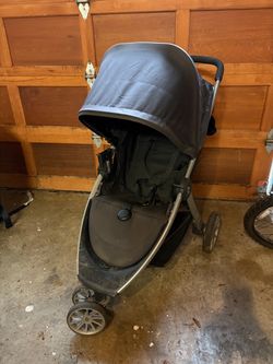Britax Travel System + Car Seat + Base