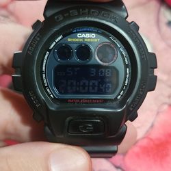 Casio G-Shock DW-6900BMC-1DR – “Tricolor” Special Edition