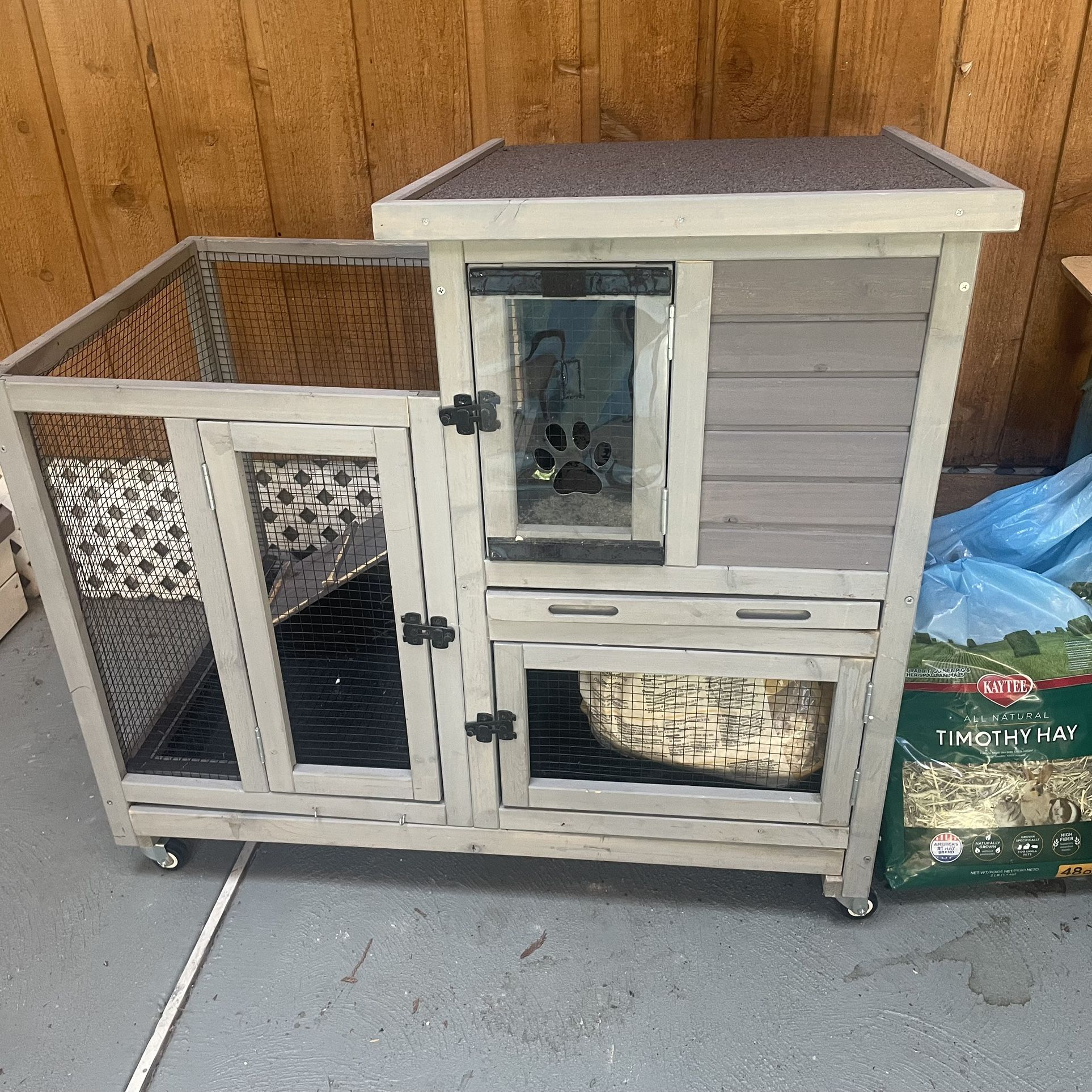 Indoor Rabbit House Hutch !