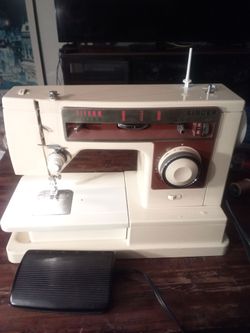 Singer sewing machine   model 621 B. working excellent  mp