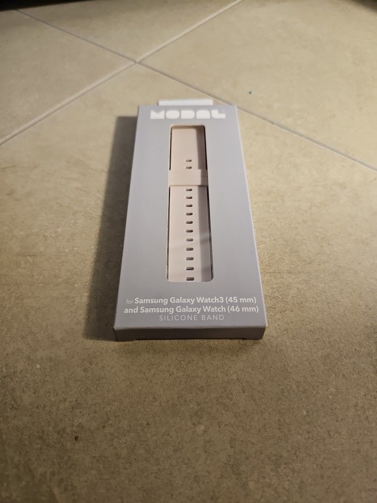 Modal™ - Silicone Watch Band for Fitbit Versa 3 and Fitbit Sense - Sandy Pink

M

